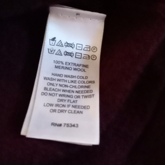 Rachel Zoe 100% extra fine Merino wool turtle neck sweater size L burgundy - Picture 5 of 6